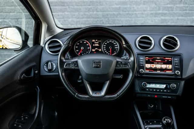 SEAT Ibiza (2017) thumbnail 6