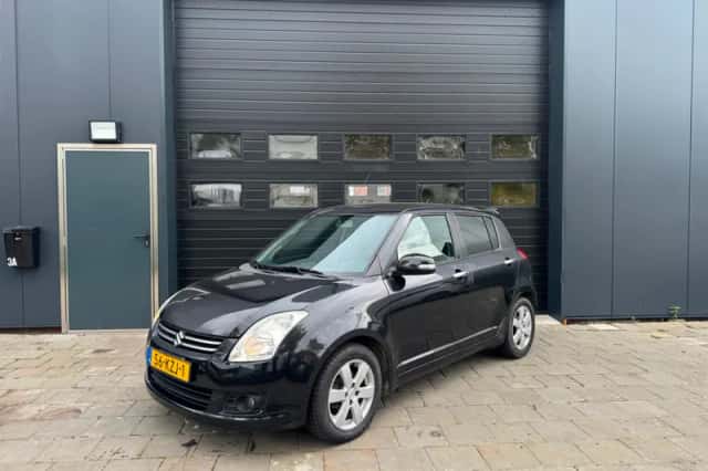 Suzuki Swift (2010) thumbnail 1