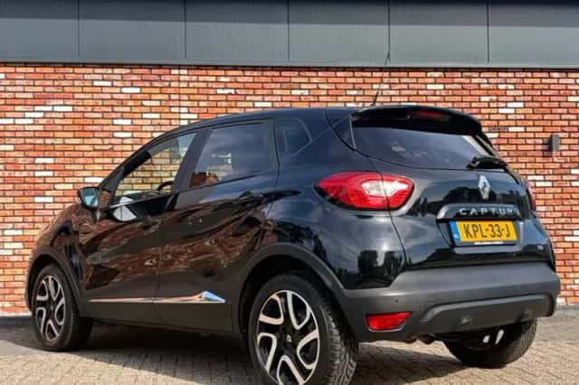 Renault Captur (2016) thumbnail 2