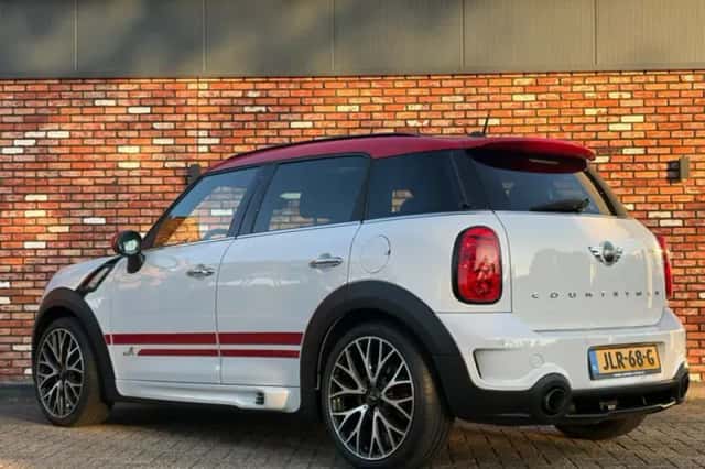 MINI Countryman (2015) thumbnail 2