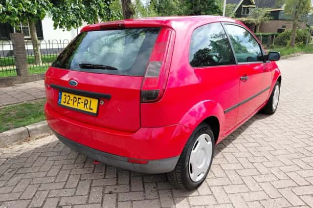Ford Fiesta (2004) thumbnail 4