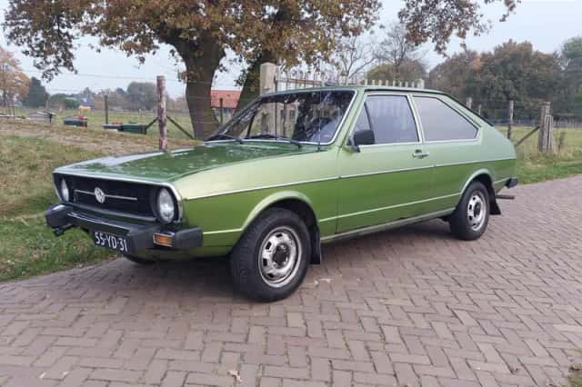 Volkswagen Passat (1976) thumbnail 1