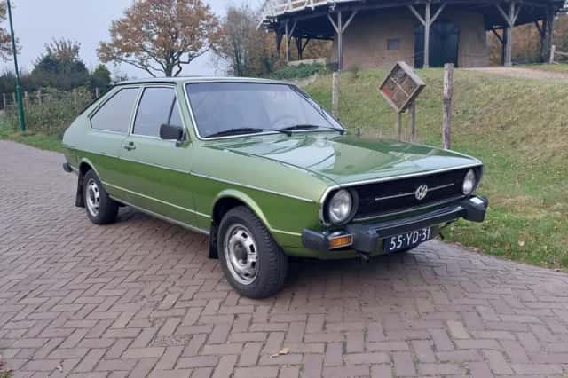 Volkswagen Passat (1976) thumbnail 2