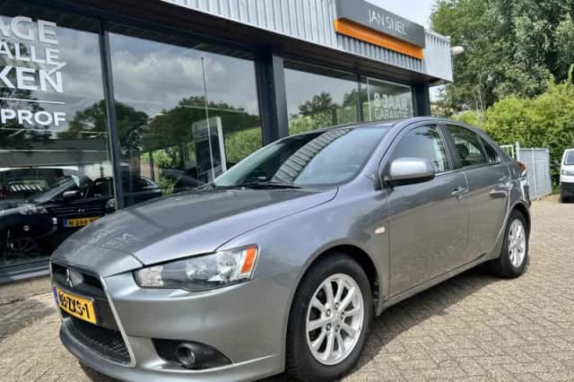 Mitsubishi Lancer (2013) thumbnail 1