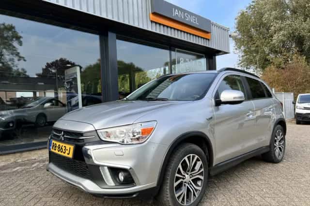 Mitsubishi ASX (2017) thumbnail 1
