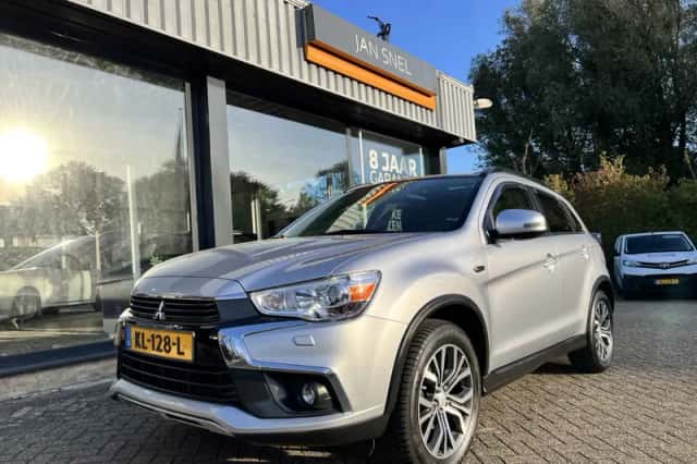 Mitsubishi ASX (2016) thumbnail 1