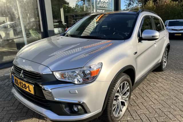 Mitsubishi ASX (2016) thumbnail 2