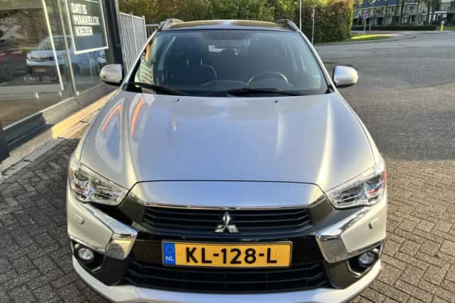 Mitsubishi ASX (2016) thumbnail 3