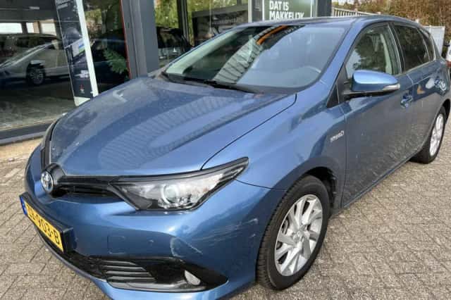 Toyota Auris (2019) thumbnail 2