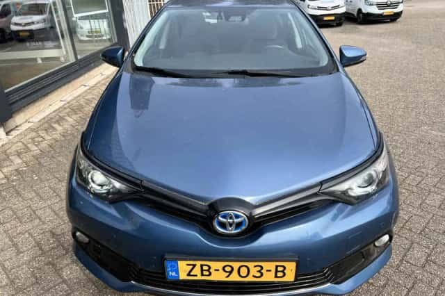 Toyota Auris (2019) thumbnail 3