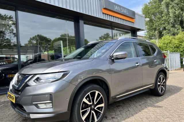 Nissan X-Trail (2020) thumbnail 1