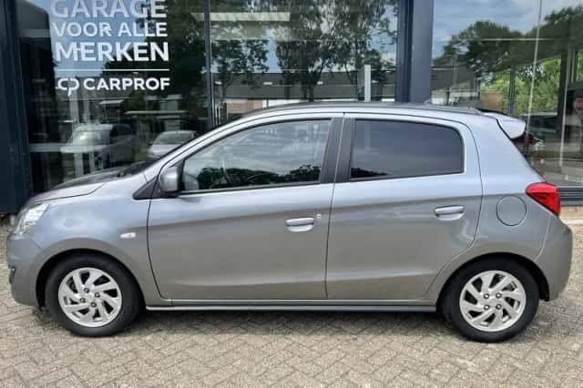Mitsubishi Space Star (2016) thumbnail 5