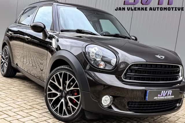 MINI Countryman (2016) thumbnail 1