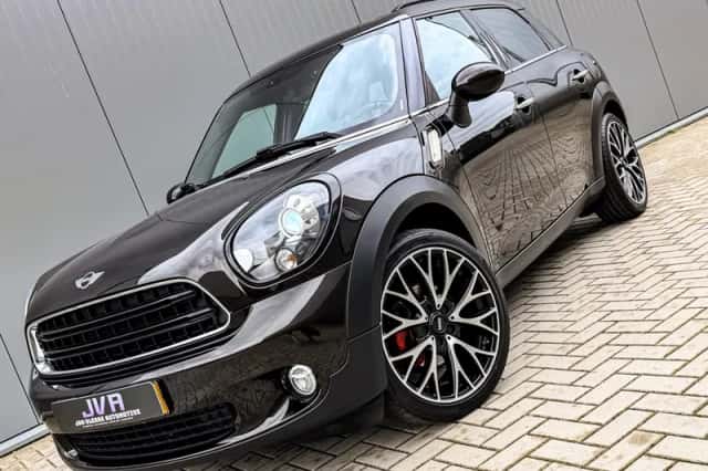 MINI Countryman (2016) thumbnail 3