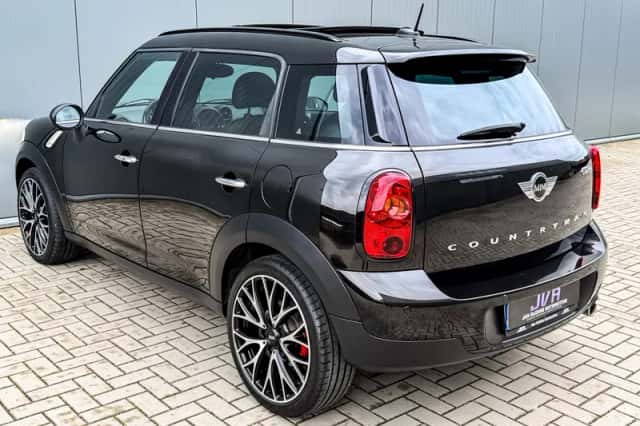 MINI Countryman (2016) thumbnail 5