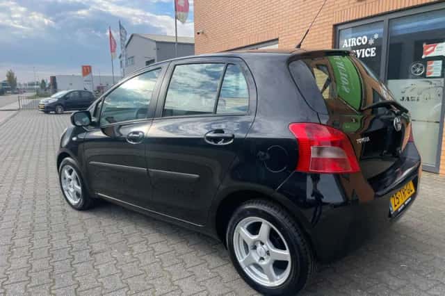 Toyota Yaris (2007) thumbnail 5