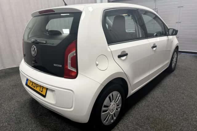 Volkswagen Up! (2014) thumbnail 4