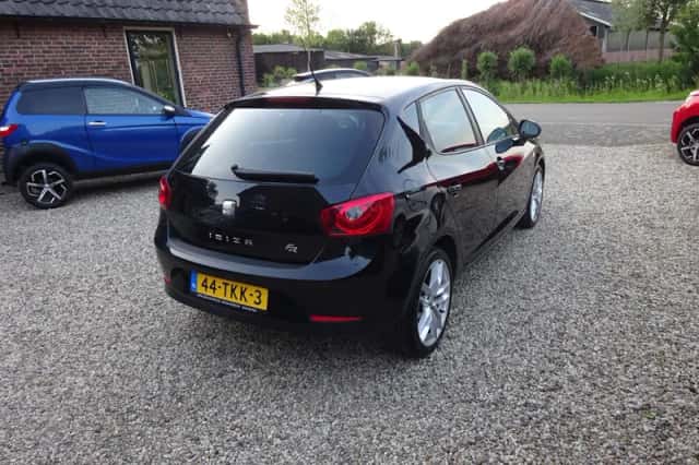 SEAT Ibiza (2012) thumbnail 4