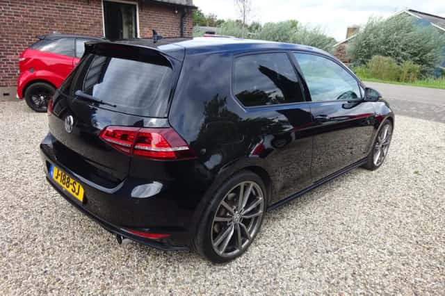 Volkswagen Golf (2017) thumbnail 4