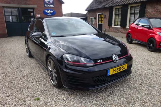 Volkswagen Golf (2017) thumbnail 5