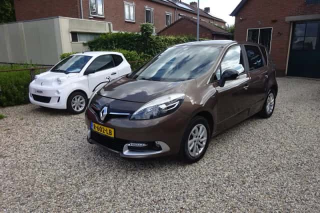 Renault Scénic (2015) thumbnail 1