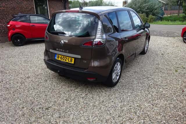Renault Scénic (2015) thumbnail 4