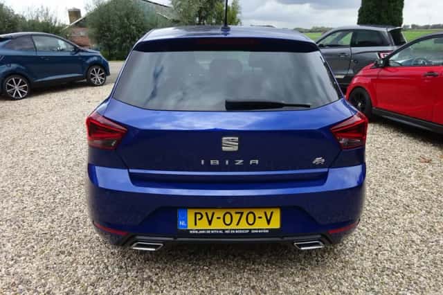 SEAT Ibiza (2017) thumbnail 3
