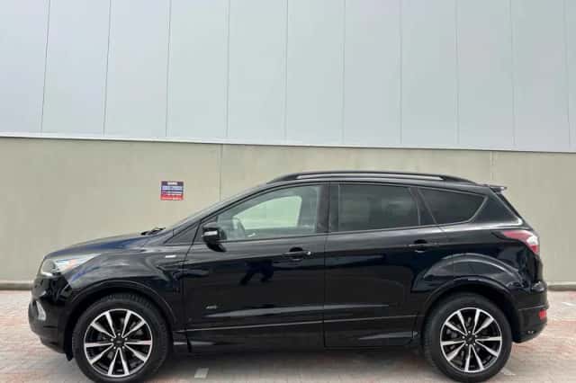 Ford Kuga (2018) thumbnail 3