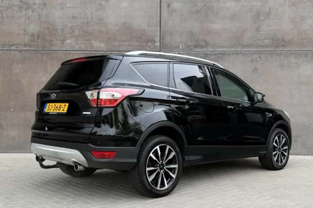 Ford Kuga (2018) thumbnail 3