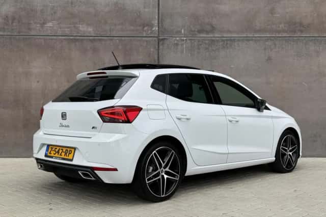 SEAT Ibiza (2023) thumbnail 3