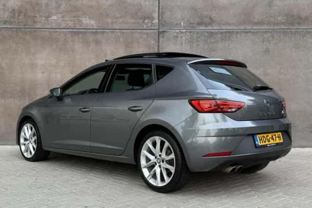 SEAT Leon (2017) thumbnail 2