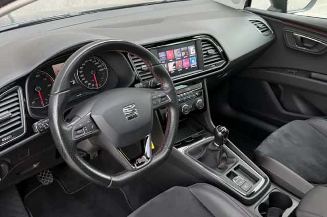 SEAT Leon (2017) thumbnail 4