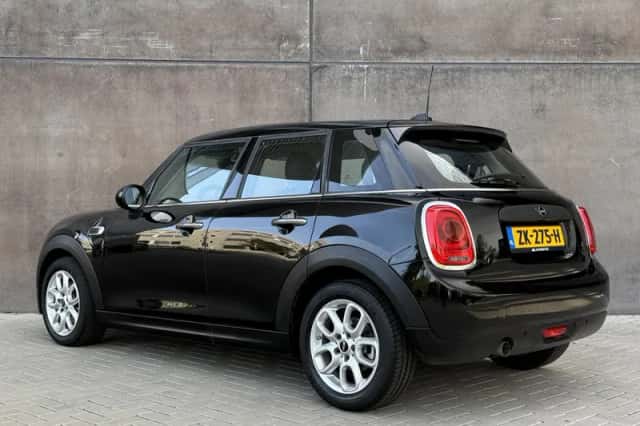 MINI One (2019) thumbnail 2
