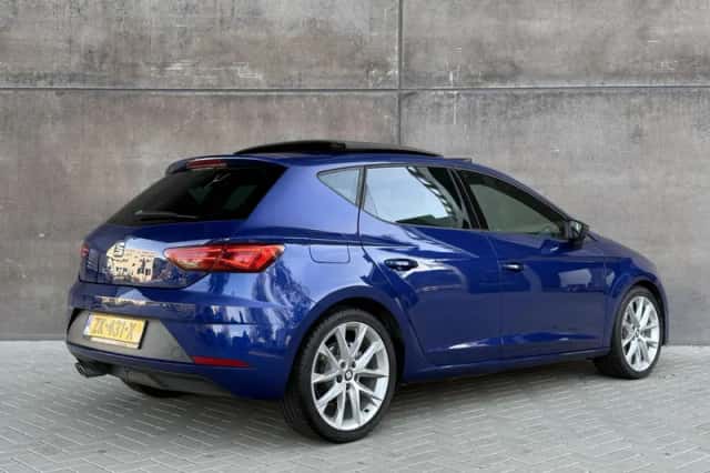 SEAT Leon (2019) thumbnail 3