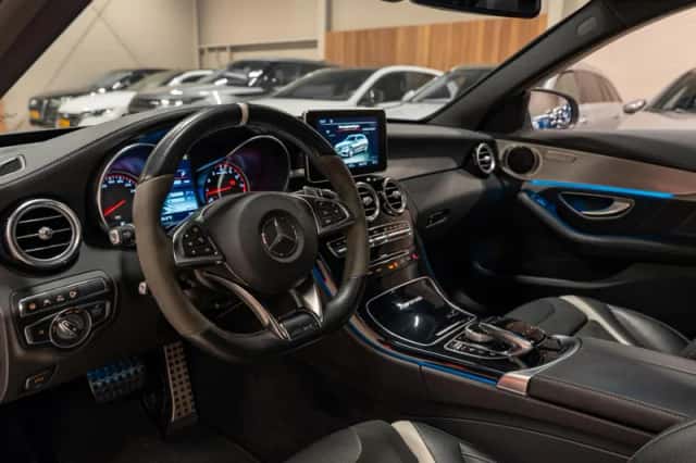 Mercedes-Benz C-Klasse (2017) thumbnail 2