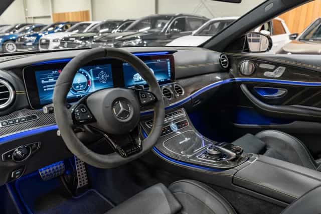 Mercedes-Benz E-Klasse (2018) thumbnail 2