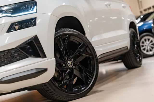 Škoda Karoq (2023) thumbnail 3