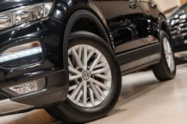 Volkswagen T-Roc (2017) thumbnail 3