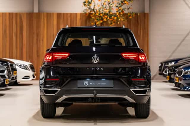 Volkswagen T-Roc (2017) thumbnail 5