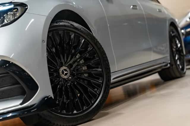 Mercedes-Benz E-Klasse (2024) thumbnail 3