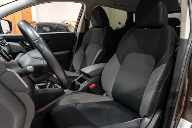 Nissan Qashqai (2021) thumbnail 6