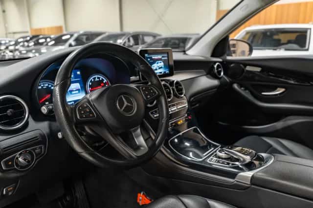 Mercedes-Benz GLC-Klasse (2015) thumbnail 2