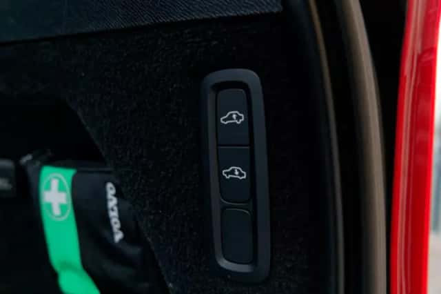 Volvo XC90 (2023) thumbnail 5