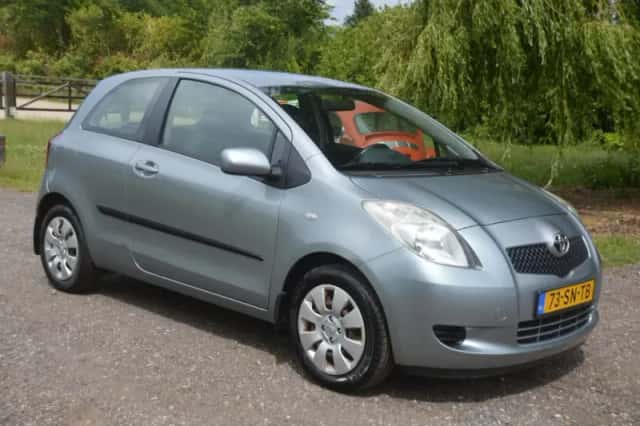 Toyota Yaris (2006) thumbnail 2