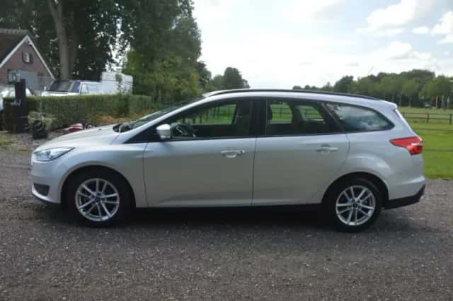 Ford Focus (2015) thumbnail 6