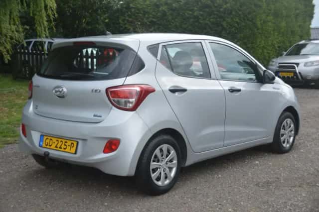 Hyundai i10 (2015) thumbnail 3