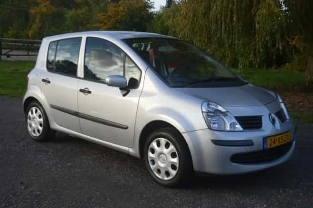 Renault Modus (2007) thumbnail 2