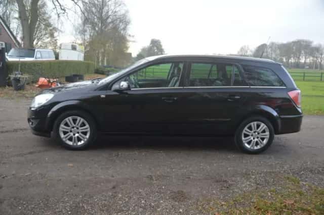 Opel Astra (2009) thumbnail 6