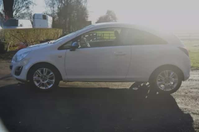 Opel Corsa (2012) thumbnail 4