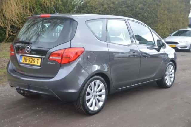 Opel Meriva (2010) thumbnail 3